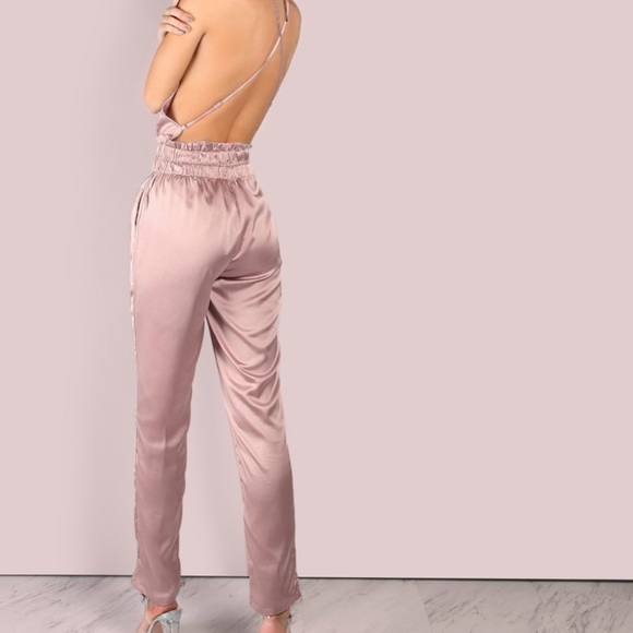 Satin pink SEXY jumpsuit - Picture 5 of 8